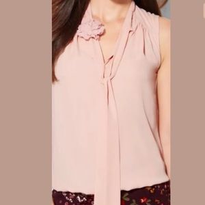 New York & Company Womens FLORAL-ACCENT TIE BLOUSE